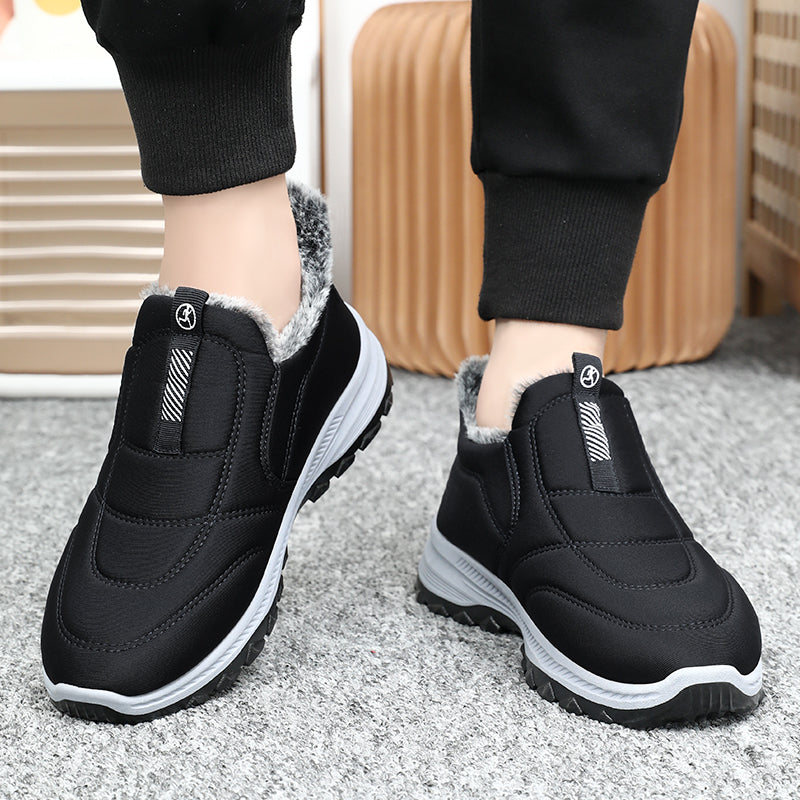 Men’s Winter Fleece-Lined Slip-On Shoes — Waterproof, Slip-Resistant, Wide Toe Box, Built for Warmth, Stability, and Confident Steps on Snowy Days.