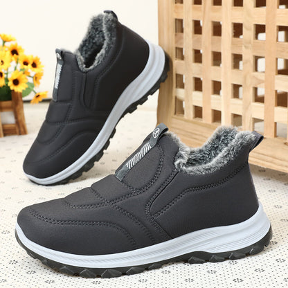 Men’s Winter Fleece-Lined Slip-On Shoes — Waterproof, Slip-Resistant, Wide Toe Box, Built for Warmth, Stability, and Confident Steps on Snowy Days.