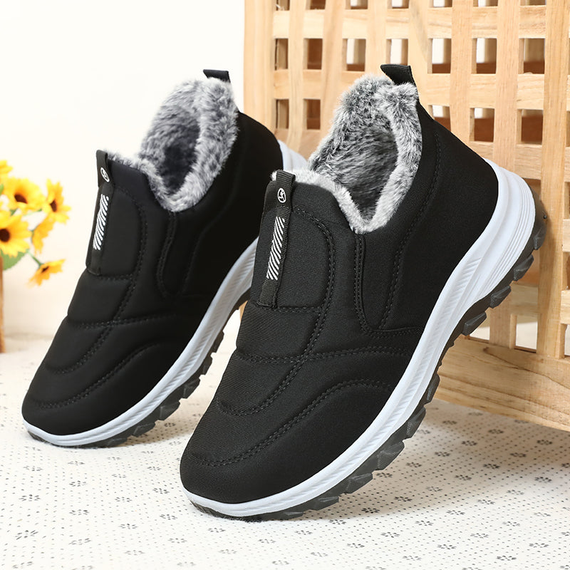 Men’s Winter Fleece-Lined Slip-On Shoes — Waterproof, Slip-Resistant, Wide Toe Box, Built for Warmth, Stability, and Confident Steps on Snowy Days.